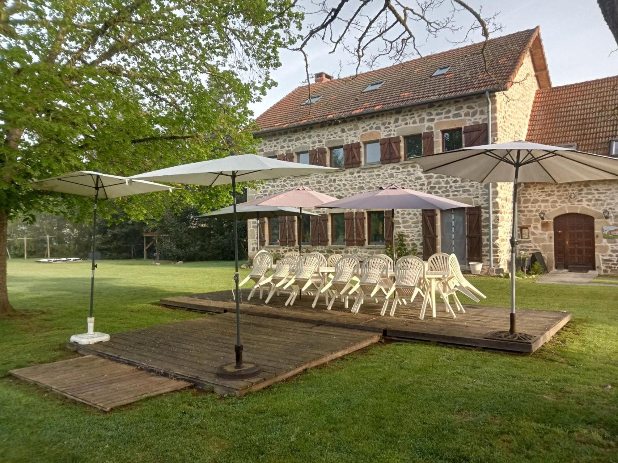 A l'Orée du Parc Saint-Priest-des-Champs Extérieur photo